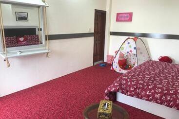 پانسیون Swat Hilltop Resort