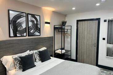 פנסיון Thandi House Heathrow Airport