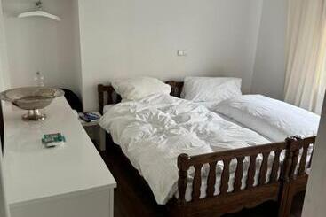 Пансион Zwovier Meersburg