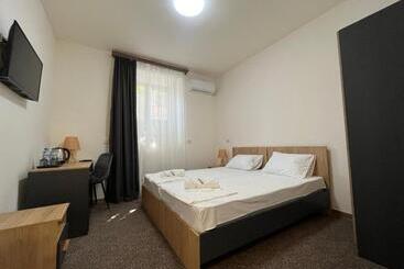 Downtown Budget Hotel By Arami