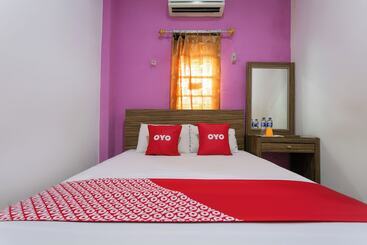 בית מלון כפרי Oyo 3762 Wisma Focus