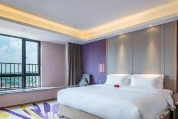 Lavande Hotels· Guiyang Huaxi Tongshijie