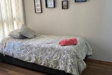 Апарт-отель Never Give Up Suites