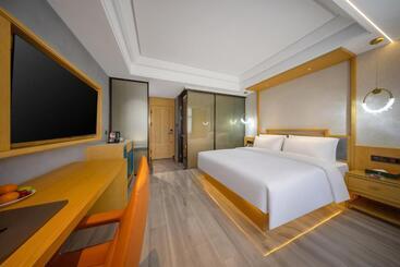 万悦国际酒店机场火车站店