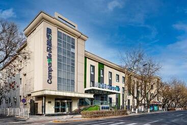 Отель Campanile Beijing South Railway Station Temple Of Heaven