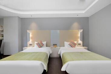 فندق Campanile Shenzhen Dalang Commercial Center Balcony Shandong Metro Station