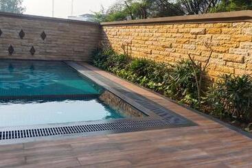 호텔 Sangath Banquet Resort