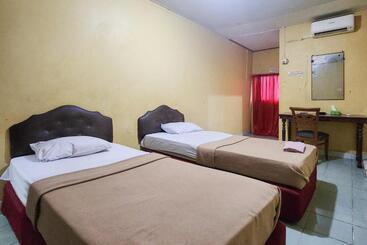 Отель Tanjung Pinang Jaya Redpartner