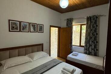 پانسیون Meroli Guesthouse