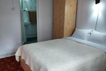 Pensiunea La Taverna