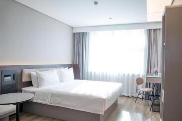Hanting Hotel Changchun Renmin Street