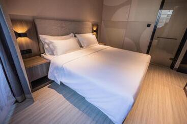 Hanting Hotel Tianjin Chentangzhuang Metro Station