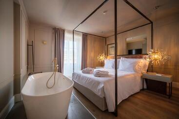 בית מלון כפרי Azores Book