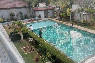 فندق Bogor Indah Nirwana