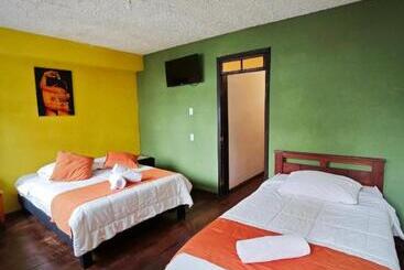 בית מלון כפרי Garden House Hostal