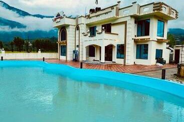 هتل Royal Shangrila Balakot