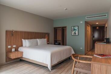 ホテル Wyndham Garden Mazatlan Marina