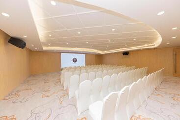 Ji Hotel Nanjing Pukou Hongyang Plaza