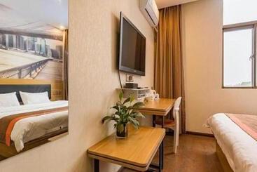 Jun Hotel Jiangsu Nanjing Jiangning District Lukou Airport Tongshan Metro Station