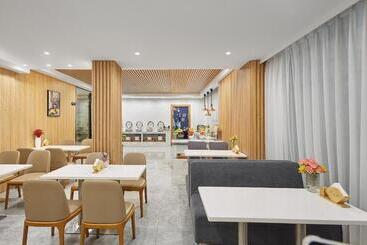 Meet Garden Hotel Baiyun International Airport