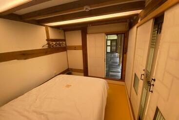 פנסיון Pungryuheon Hanok Stay