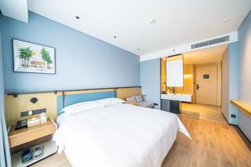 استراحتگاه 珠海横琴星乐度露营小镇