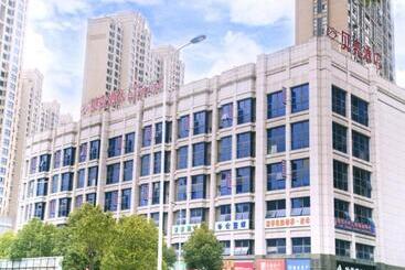 Shell Hotel Wuhu Kanngfu Road Dongfang Longcheng Wanda Plaza