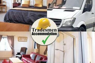 هتل آپارتمان Tradesmencontact Workers Inn