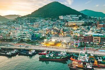 Yeosu Jinnam Mansion Pension