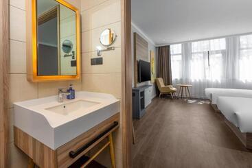 Hanting Hotel Longnan Cheng County Panxuan Road