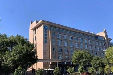 Hanting Hotel Ningbo Dongqian Lake North Mozhi Road