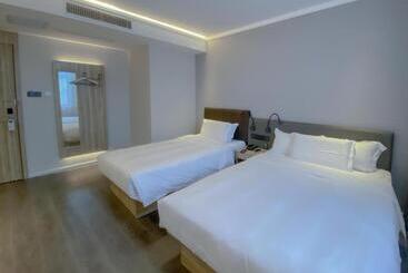 Hanting Hotel Tianjin Binhai Airport Economic Zone Metro Station