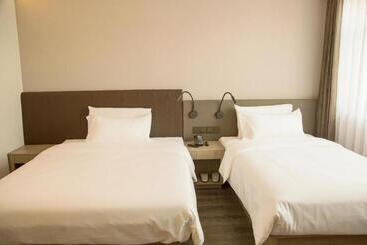 Hanting Premium Hotel Dandong Pedestrian Street