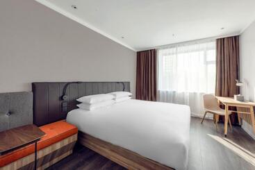 Hanting Premium Hotel Xi Ning Bayi Road Minhang Tower
