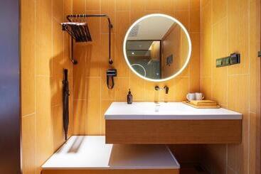 Ji Hotel Jiangnan Torch Building