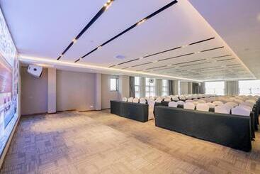 Lavande Hotel Kunming International Exhibition Center