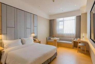 Starway Hotel Baoding Wanbo Plaza