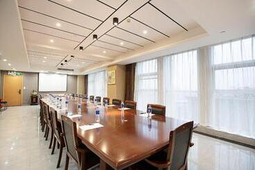 Starway Hotel Hebi Convention And Exhibition Center