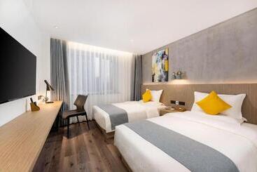 Starway Hotel Shenyang Tiexi Dream Factory