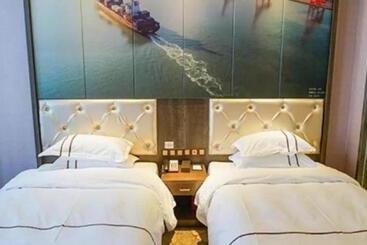 Starway Hotel Urumqi Economic Development Zone Railway Station