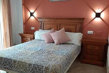 هاستل Hostal Montys