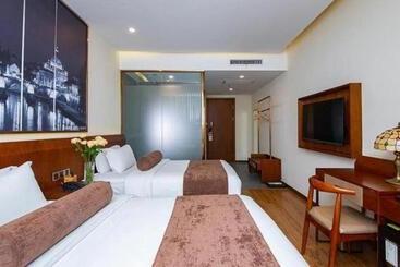 Hotel James Joyce Coffetel Wuhan Huanlegu Renhe Road Subway Station