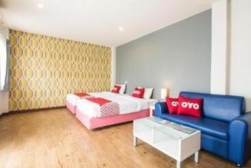 ホテル Oyo 371 Sea Breeze Residence