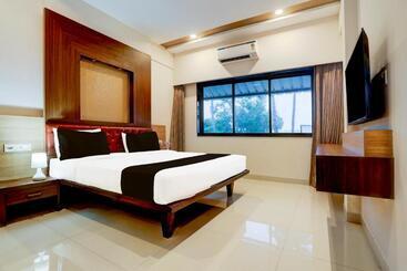 Super Hotel O Aquamarine Suites