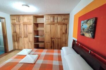 هاستل Hostal Rosim