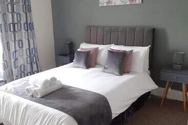 הוסטל Stag And Pheasant Inn