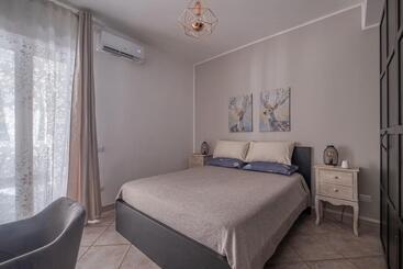 פנסיון Ebony Room Near Airport Cia E Metro