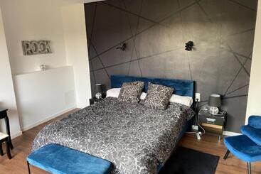 Пансион La Fermette   Chambre Rock! De 45m2 Avec Lit King Size Proche D Arras