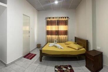 Пансион The Lake Round Guest House