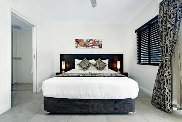 Ultiqa Fiji Palms Beach Resort